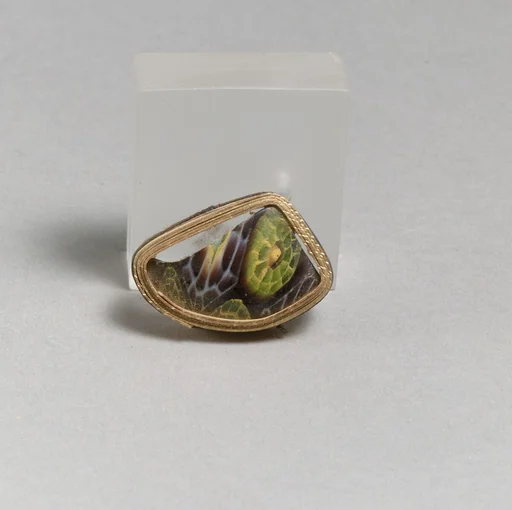 Glass mosaic fragment