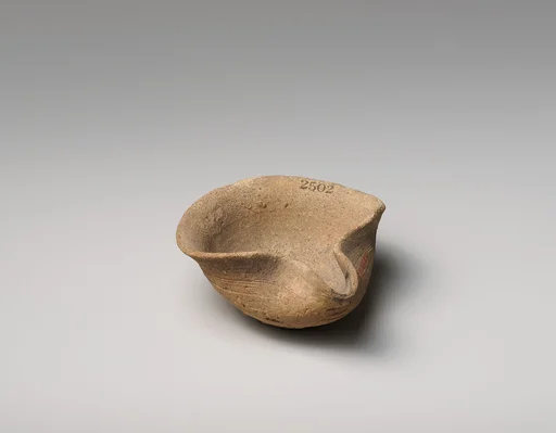 Terracotta saucer-shaped lamp