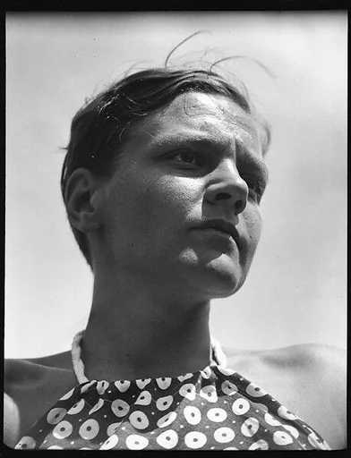 [Natasha von Hoeschelmann]