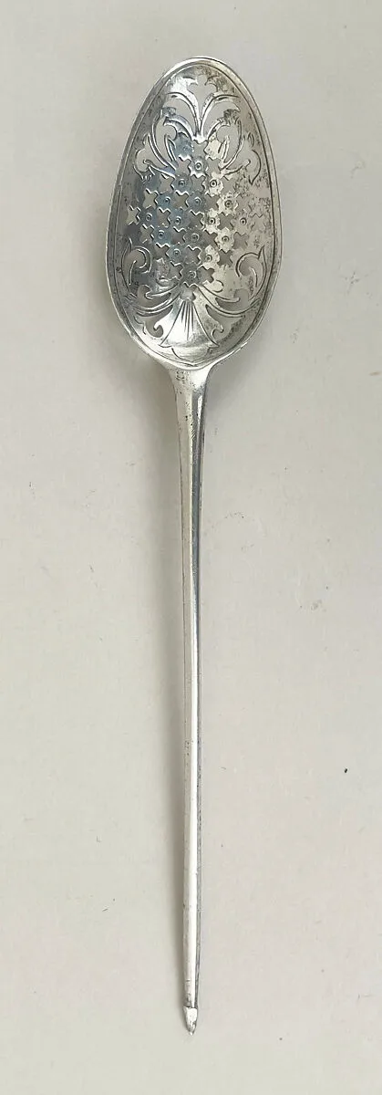Strainer spoon — Unknown