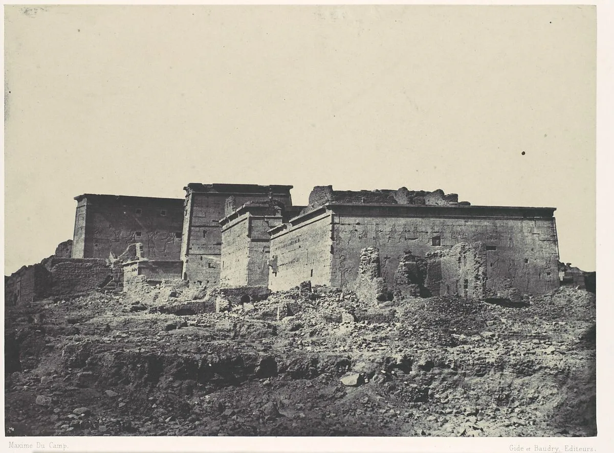 Nubie. Grand Temple d'Isis, A Philoe. Vue générale prise du nord — Maxime Du Camp|Imprimerie photographique de Blanquart-Évrard, à Lille