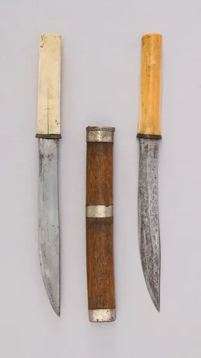 Pair of Knives (Dha) with Sheath