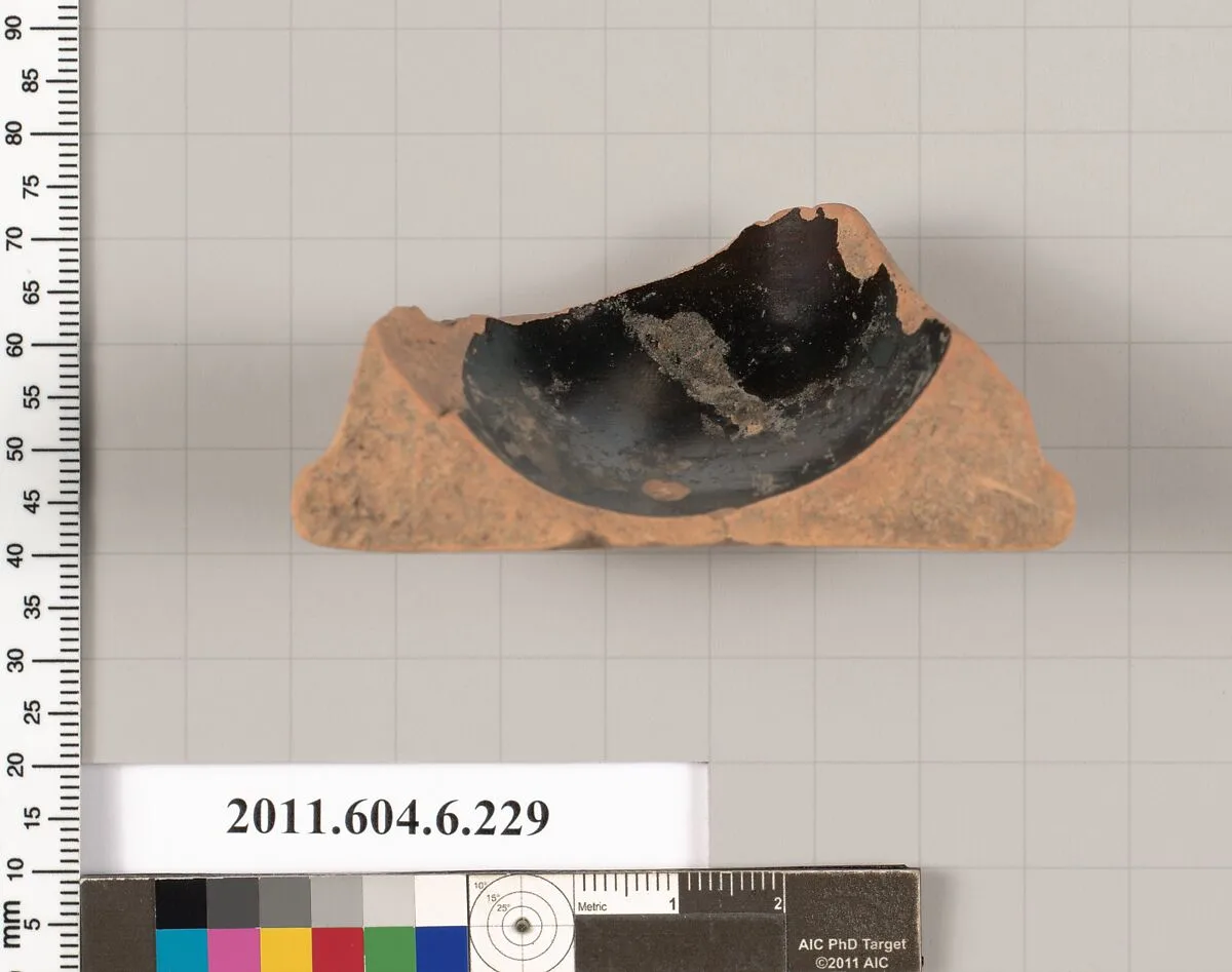 Terracotta fragment of a pyxis (box) ? — Unknown