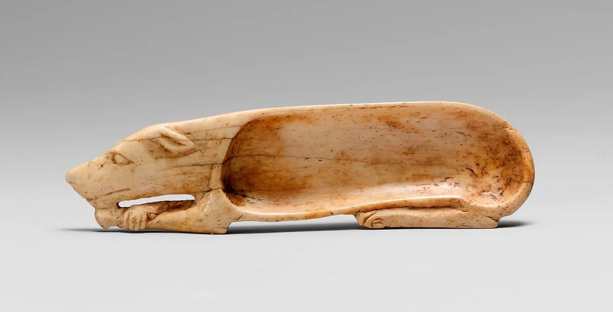 Cosmetic dish in the shape of a dog — Unknown