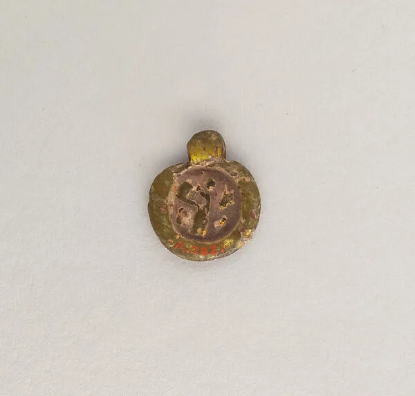 Glass pendant — Unknown