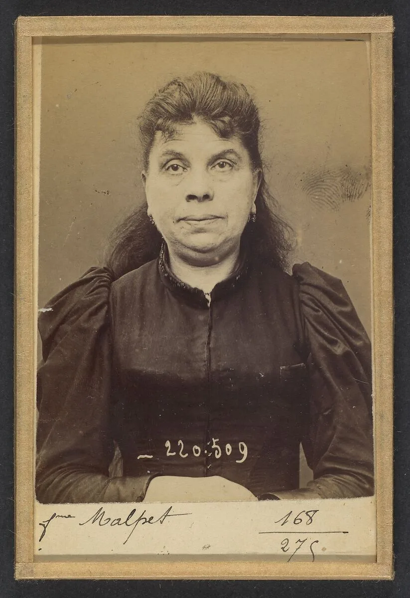 Malpet. Jeanne (femme Pivier). 51 ans, née en mai 42. Couturière. Anarchiste. 3/7/94. — Alphonse Bertillon