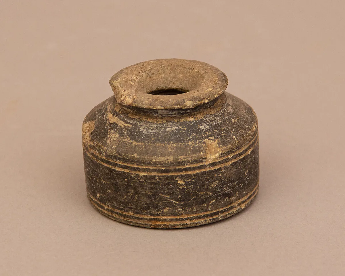 Pot — Unknown