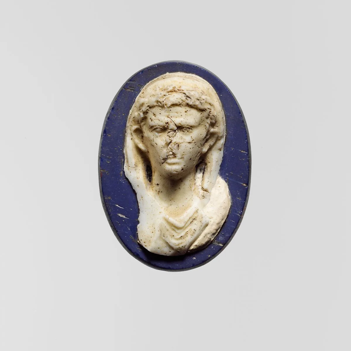 Cameo glass medallion of the emperor Augustus — Unknown