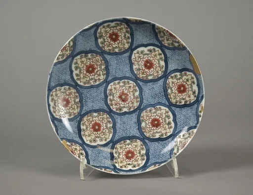 色絵唐花文皿|Dish with Chinese-Style Flowers