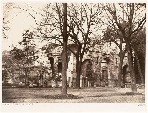 Nîmes, Temple de Diane