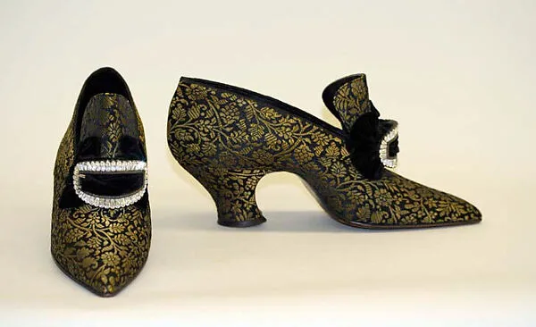 Pumps — Pierre Yantorny