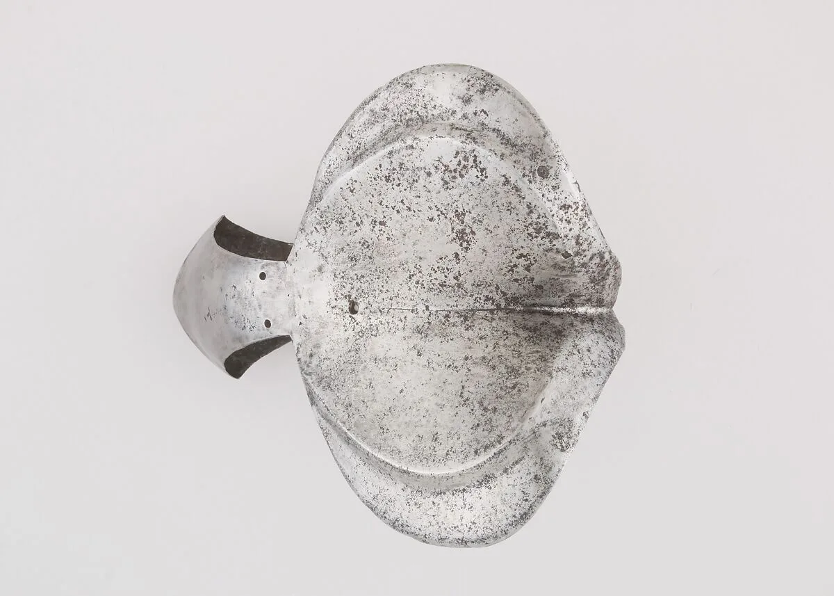 Pair of Knee Defenses (Poleyns) — Unknown