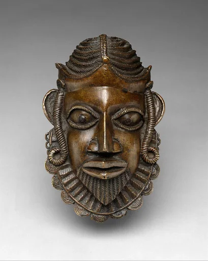 Hip Ornament: Portuguese Face