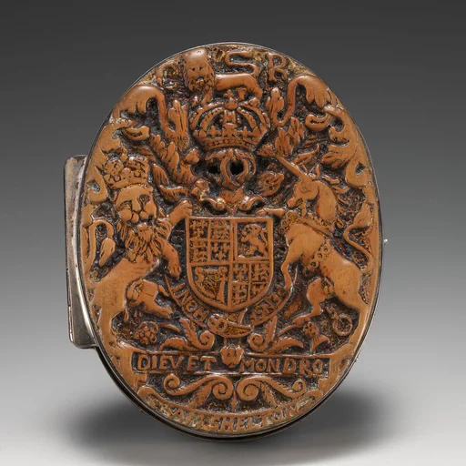 Tobacco box with royal arms of Great Britain