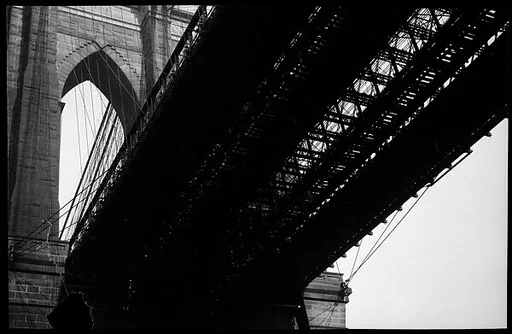 [Brooklyn Bridge, New York]