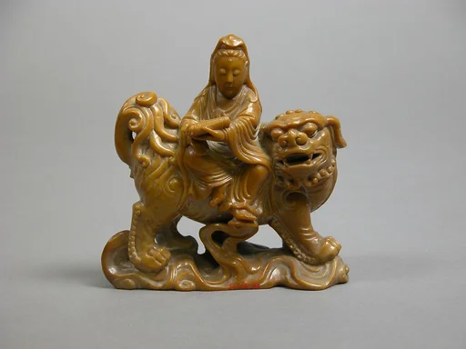 清 壽山石騎吼文殊|Manjusri riding a lion