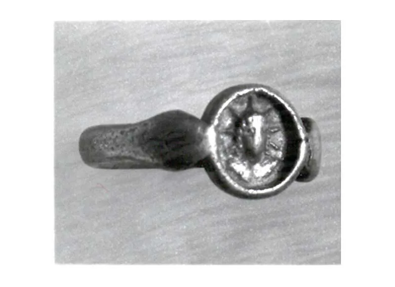 Finger ring — Unknown