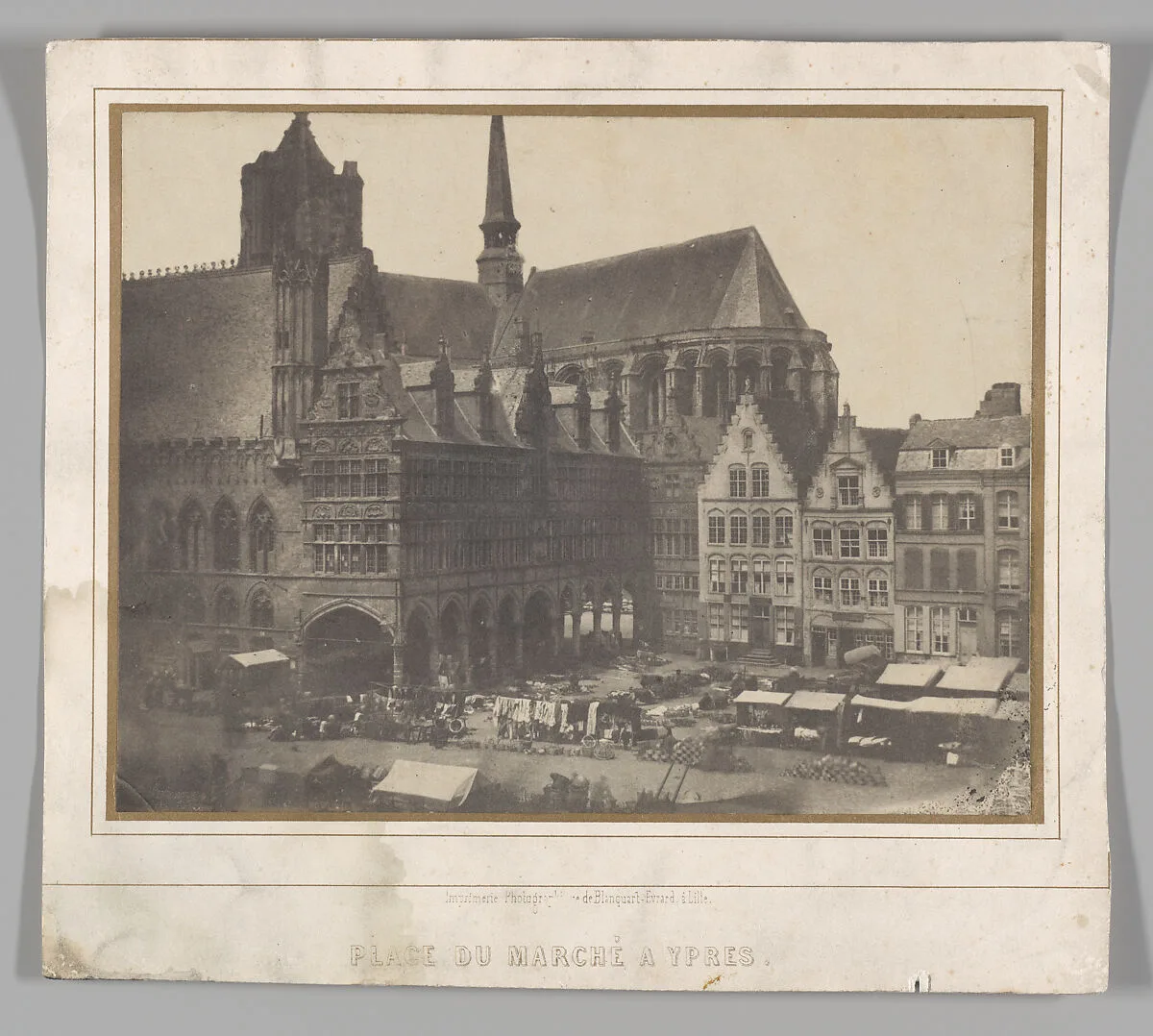 Place du Marché à Ypres — Unknown