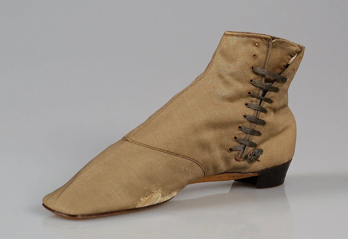 Walking boots — Unknown