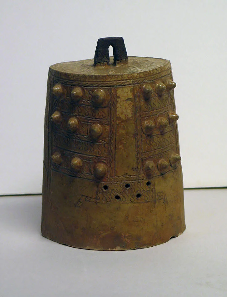 戰國 陶紐鐘|Model of a bell (Niu Zhong) — Unknown