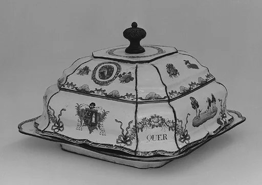 Dish with cover (part of a service)