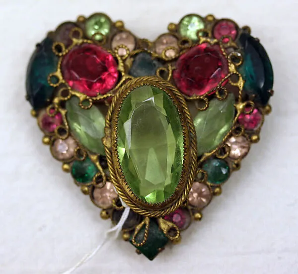 Brooch — Unknown