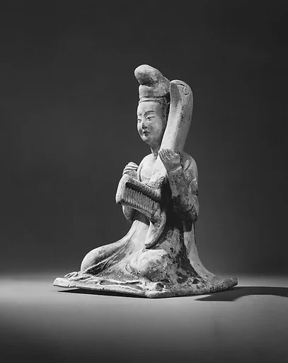 唐 彩繪陶持箜篌樂伎女俑|Female musician with harp