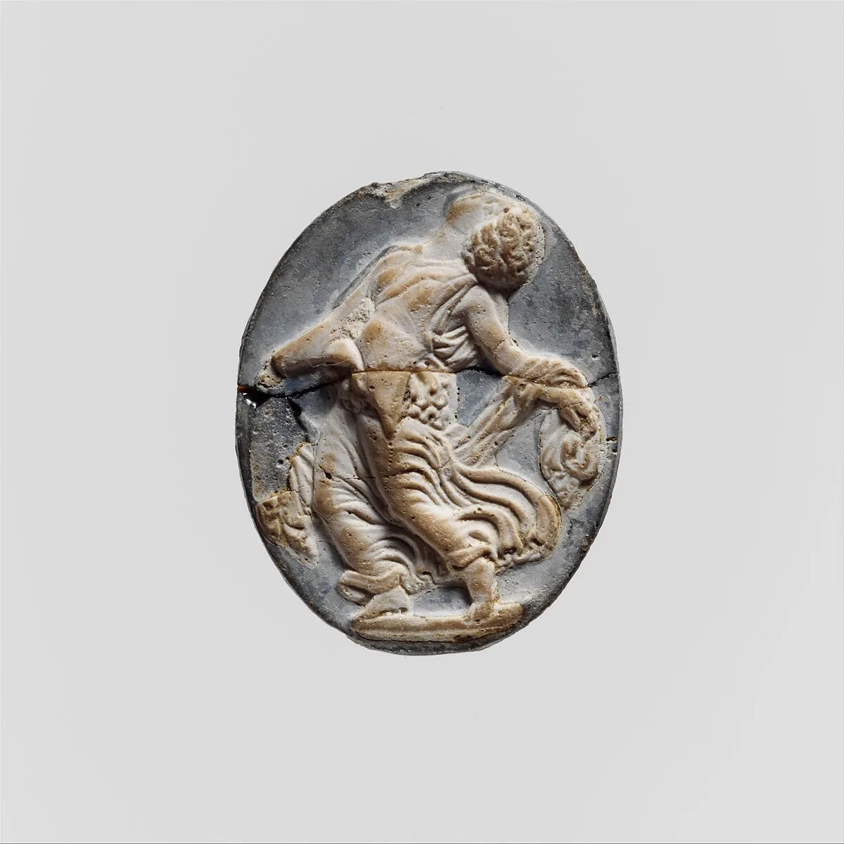 Cameo glass medallion of a maenad — Unknown