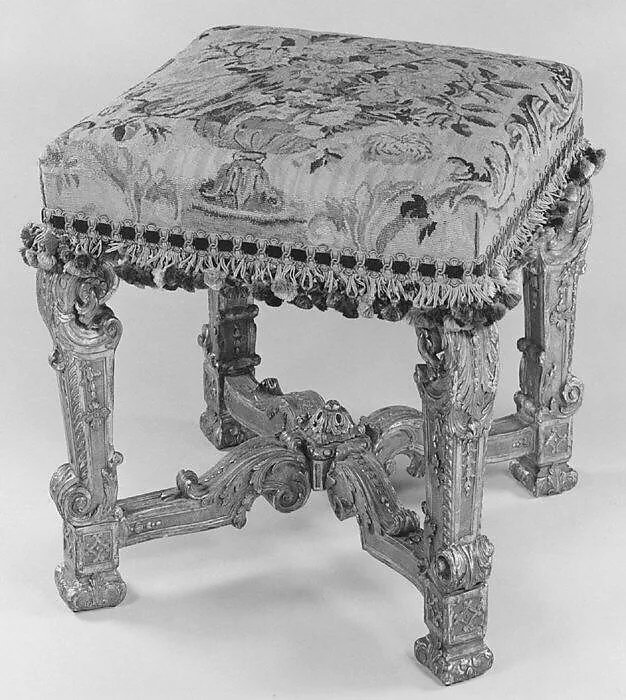 Four-legged stool — Unknown