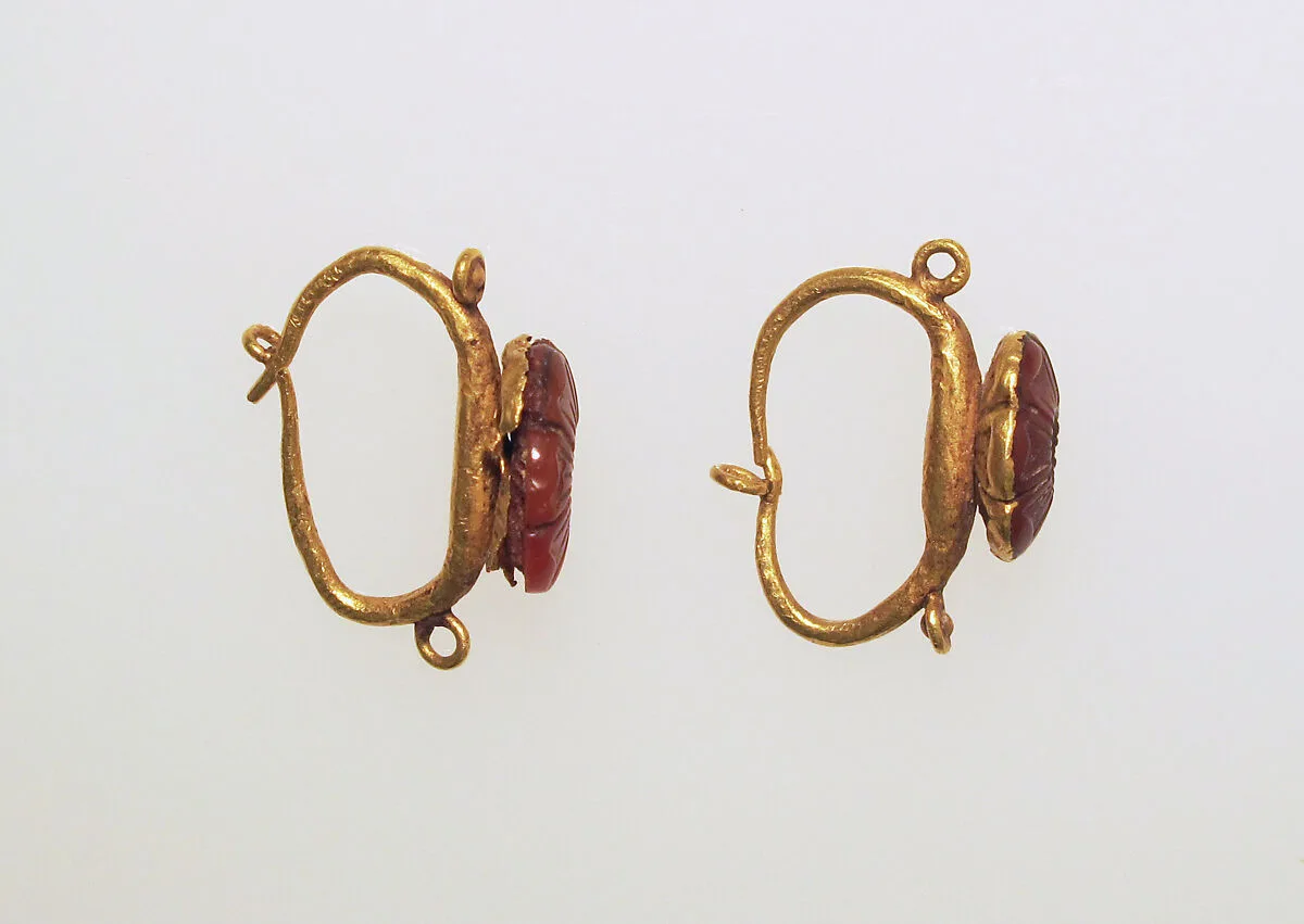 Earring with carnelian rosettes — Unknown