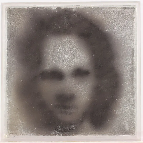 Narcisos — Oscar Muñoz