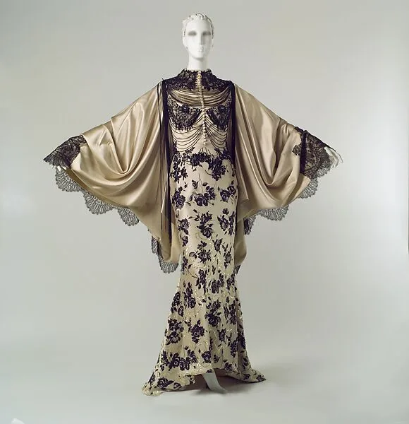 Evening dress — Valentin Yudaskin
