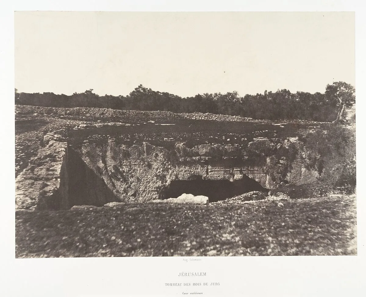 Jérusalem, Tombeau des rois de Juda, Cour extérieure — Auguste Salzmann|Imprimerie photographique de Blanquart-Évrard, à Lille