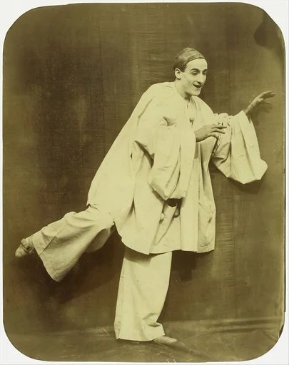 Pierrot Running