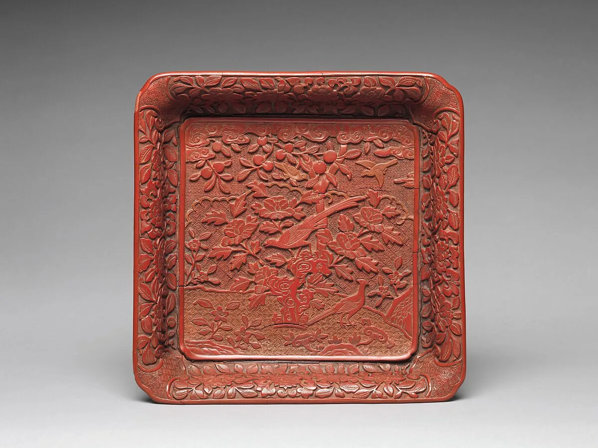 明晚期 剔彩花鳥紋漆盤|Square tray with birds in a garden — Unknown