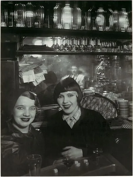 Prostitutes in a Bar, Boulevard Rochechavart, Montmartre — Brassaï