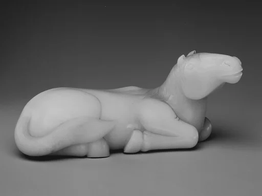 清中期 白玉臥馬|Reclining Horse