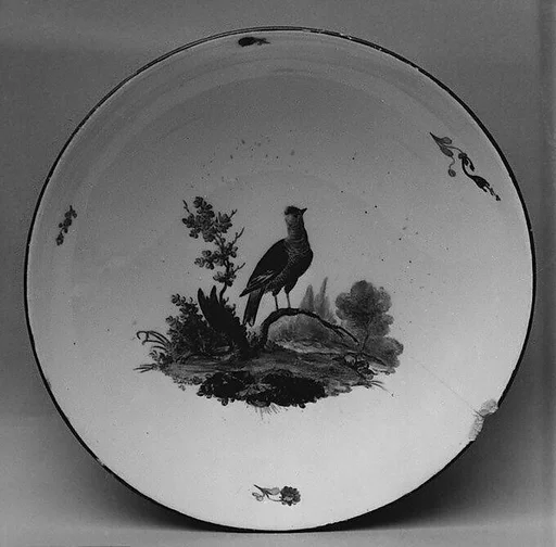 Saucer (part of a service)