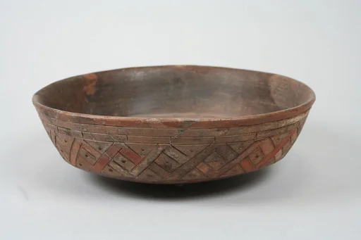 Incised bowl with geometric pattern