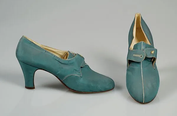 Evening shoes — Unknown