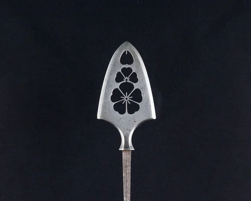 Arrowhead (<i>Yanone</i>)