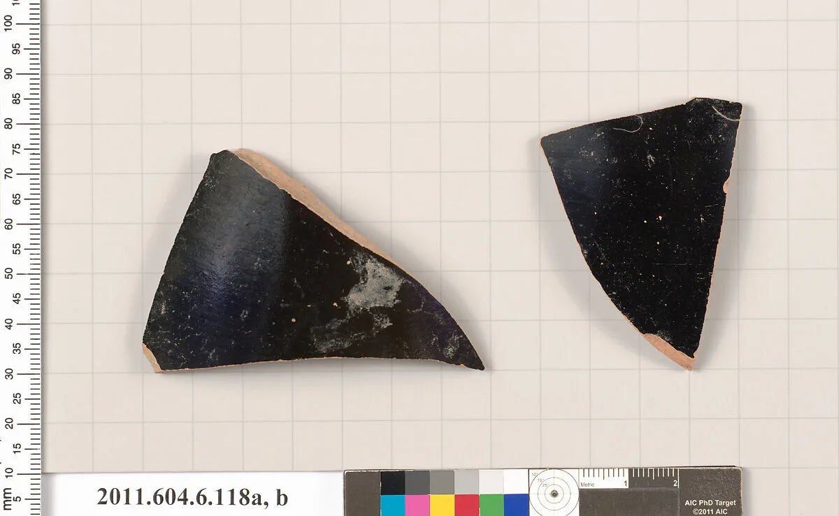 Terracotta fragments of closed shapes — Unknown