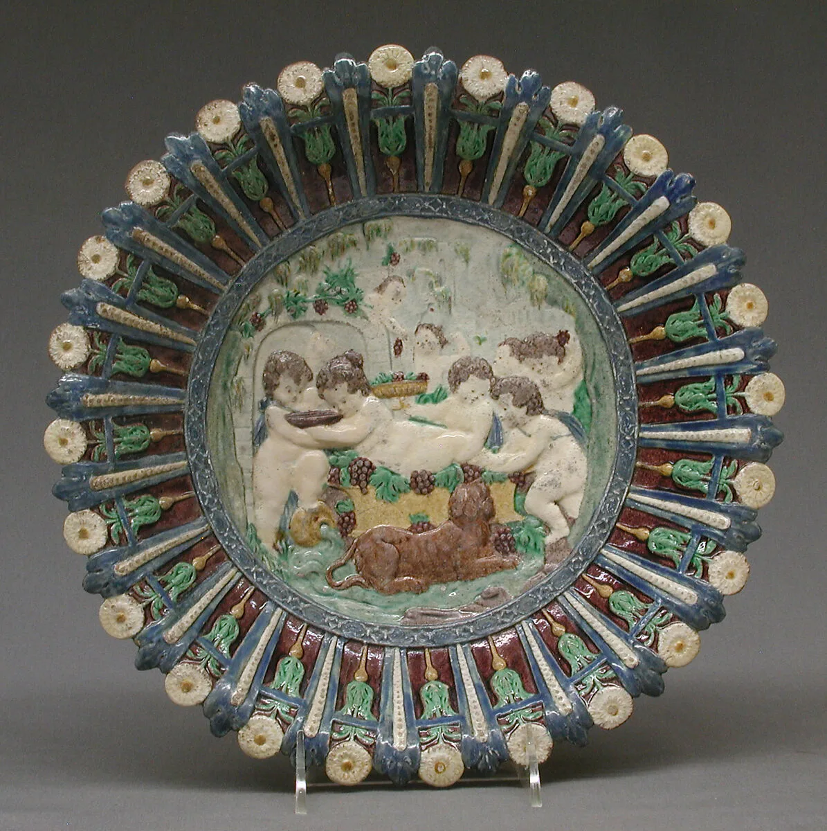 Dish with childhood of Bacchus — Bernard Palissy