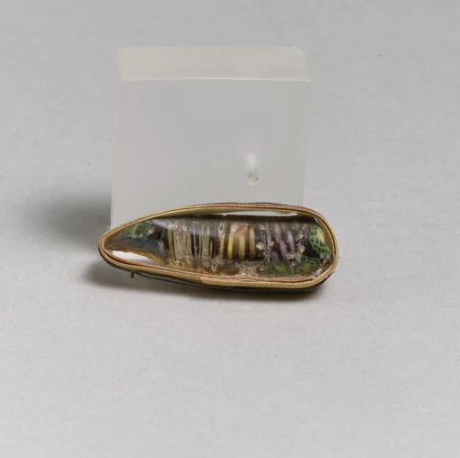 Glass mosaic fragment