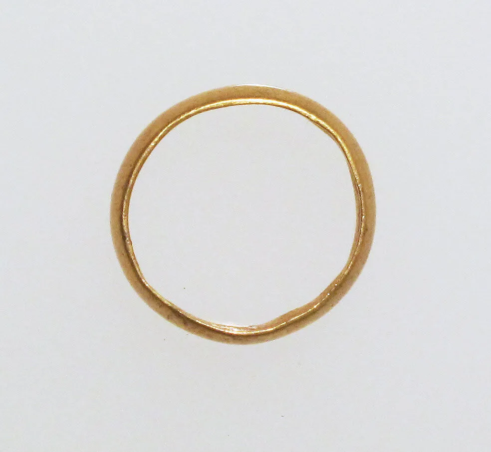 Ring with hollow hoop — Unknown