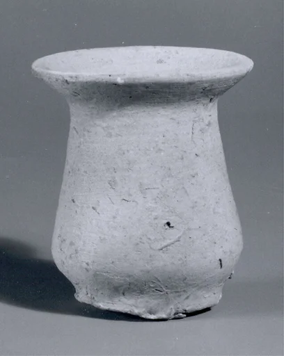 Drinking vessel ("istikan")