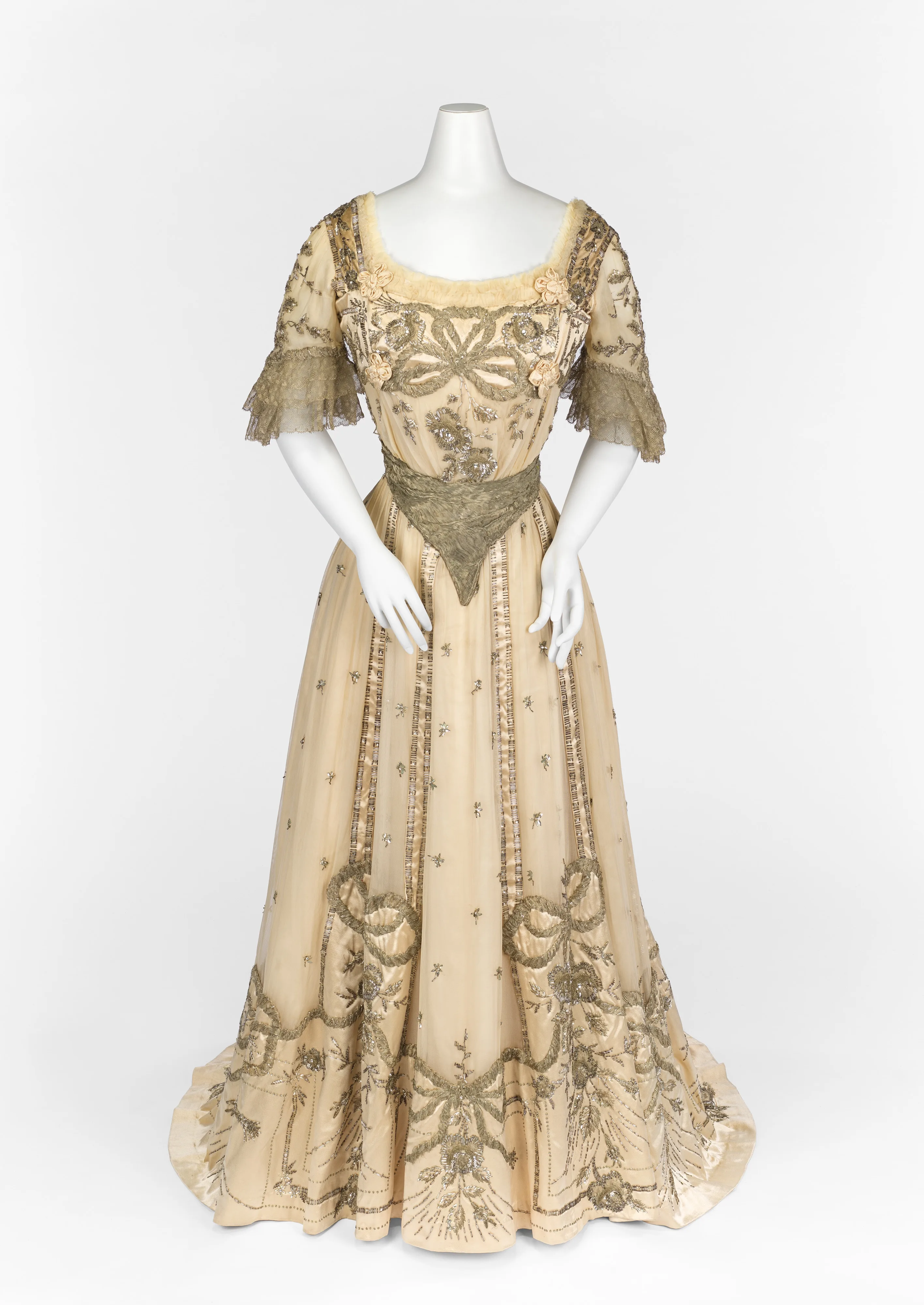 Evening dress — Jeanne Hallée