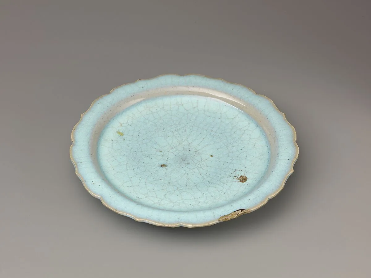 Foliate-rim plate, Jun ware — Chinese