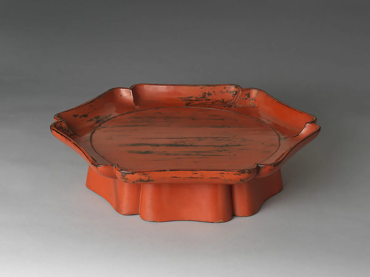根来塗 輪花盆|Flower-Shaped Tray (Rinka-bon) — Unknown