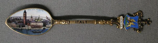 Souvenir spoon with view of the Doge's Palace and the Campanile